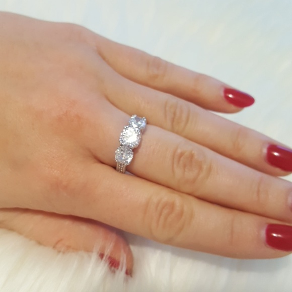 Last one size 6!!! 18 k gp ring with CZ! - Picture 5 of 6